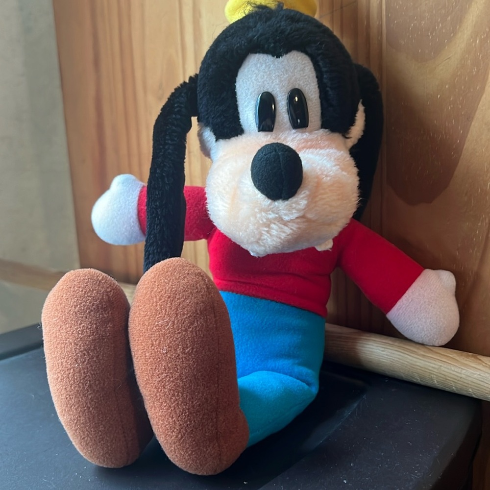 VINTAGE, Disneyland Walt Disney World Goofy Plush Doll